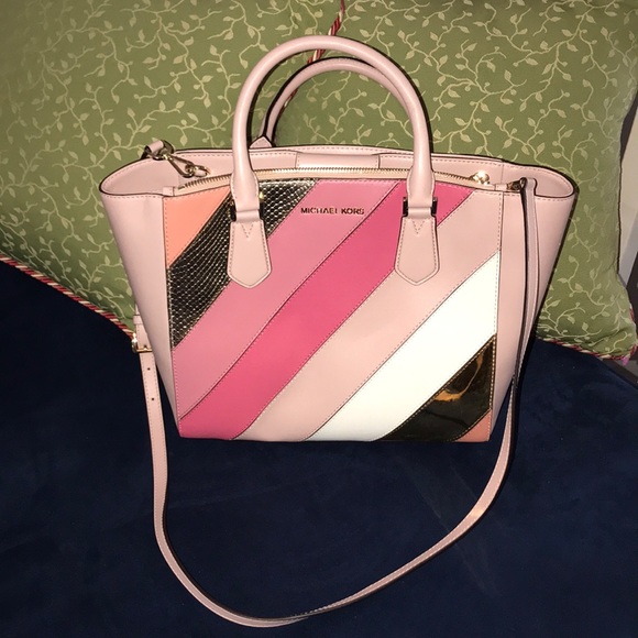 Michael Kors Handbags - STUNNING! Michael Kors leather bag NWOT!
